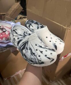 Crocs pallets